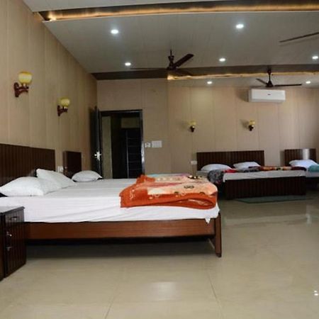 Krazy Hotel Халдвани Экстерьер фото
