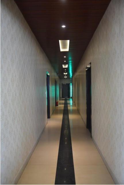 Krazy Hotel Халдвани Экстерьер фото