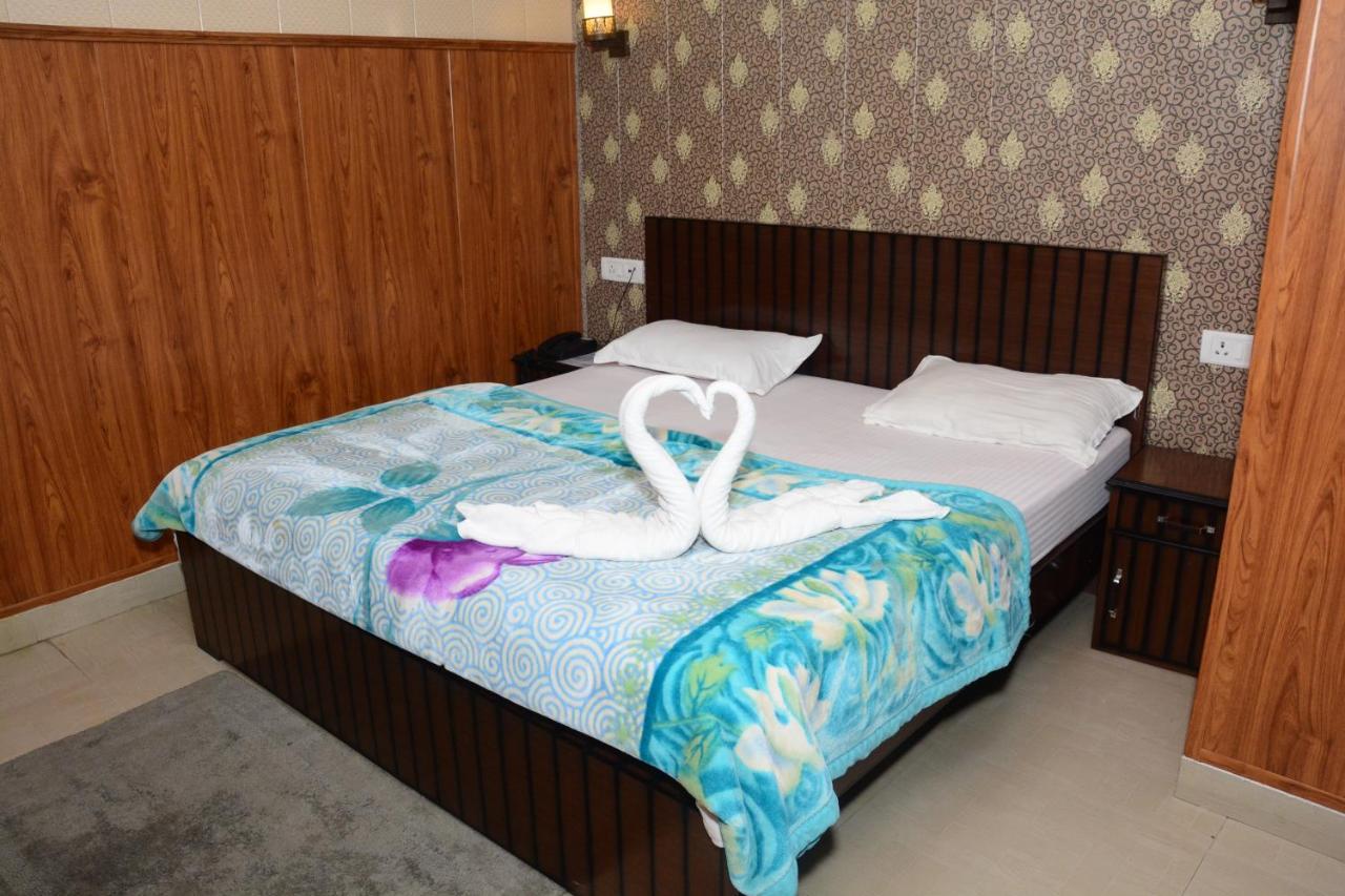Krazy Hotel Халдвани Экстерьер фото