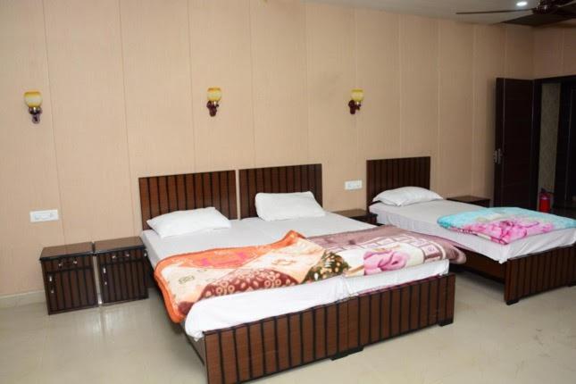 Krazy Hotel Халдвани Экстерьер фото